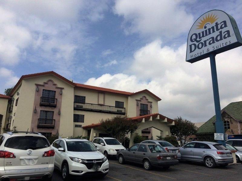 Quinta Dorada Hotel & Suites Saltillo Ngoại thất bức ảnh